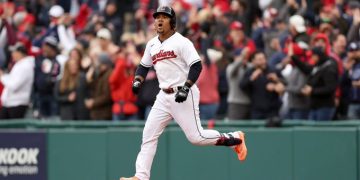 Cleveland vence a Tampa en primer partido de postemporada