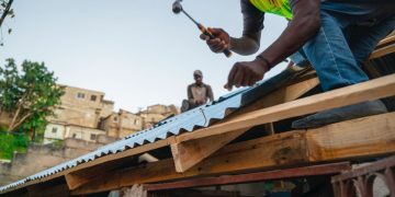 Gobierno continúa entregando ayudas a familias afectadas por las lluvias