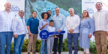 Presidente Abinader entrega más de 150 viviendas en Santiago e inaugura moderna planta de tratamiento de agua potable