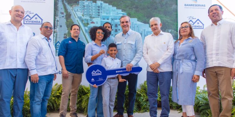 Presidente Abinader entrega más de 150 viviendas en Santiago e inaugura moderna planta de tratamiento de agua potable