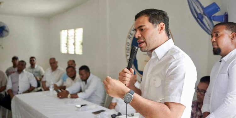 Roberto Ángel afirma cada día más sectores abrazan la idea de reelección del presidente Abinader