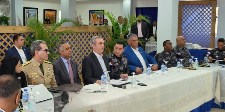 Presidente anuncia coordinación de acciones conjuntas contra el crimen y la delincuencia