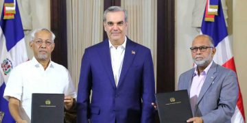 Presidente Abinader encabeza acuerdo histórico entre MINERD y ADP que persigue mejorar calidad educación dominicana