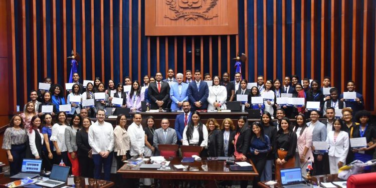 Senado de la República y Ministerio de Educación concluyen con éxito primer Modelo Senado Joven