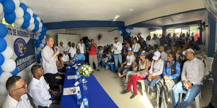 Franklin García Fermín afirma PRM ganará abrumadoramente torneo electoral venidero Resalta le pasaran “el rolo” a todos los candidatos a cargos electivos de las demás organizaciones políticas al juramentar más de 300 miembros