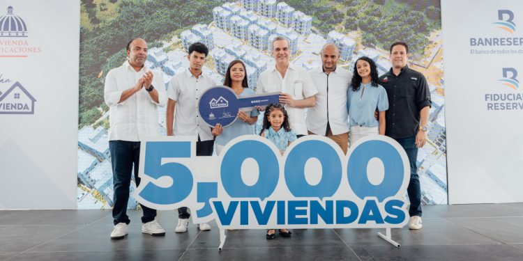 Presidente Abinader entrega 494 apartamentos e inaugura 5 obras en el Gran Santo Domingo