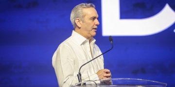 Presidente Abinader agradece a agentes de viajes y turoperadores por lealtad y fidelidad al traer turistas a RD