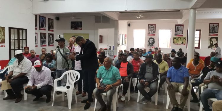 Fenatrano y Asonaemtra firman acuerdo para defender derechos adquiridos de transportistas en corredor de la Charle de Gaulle