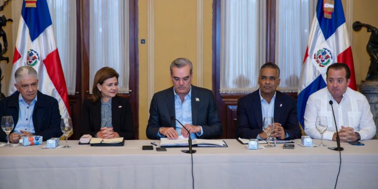 Gobierno toma medidas preventivas ante posibilidad de impacto tormenta tropical Franklin