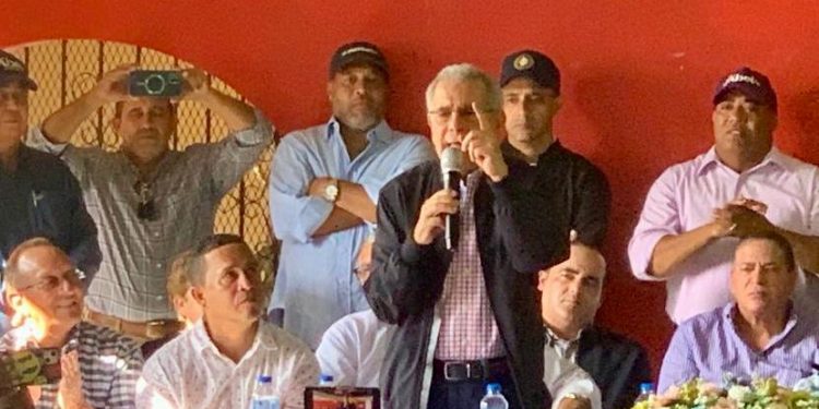 Danilo Medina: “En febrero y en mayo, ¡a votar morado!”