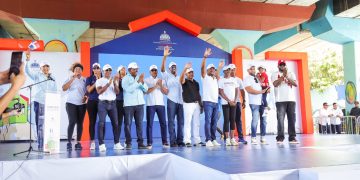Personalidades del deporte, arte y cultura dan apoyo a programa “De Vuelta al Barrio” en Santo Domingo Oeste