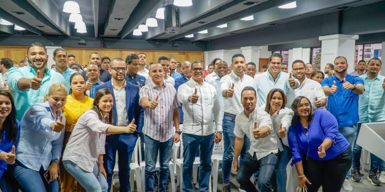 Eilyn Beltrán apoya a Carlos Valdez como coordinador de campaña de la Juventud de Abinader.