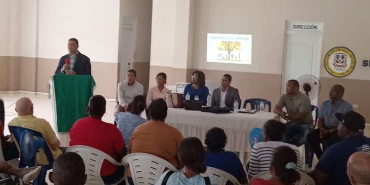 DGSPC prepara a privados de libertad adultos mayores y a sus familiares para traslado desde centro de Boca Chica a Batey Bienvenido, en Manoguayabo