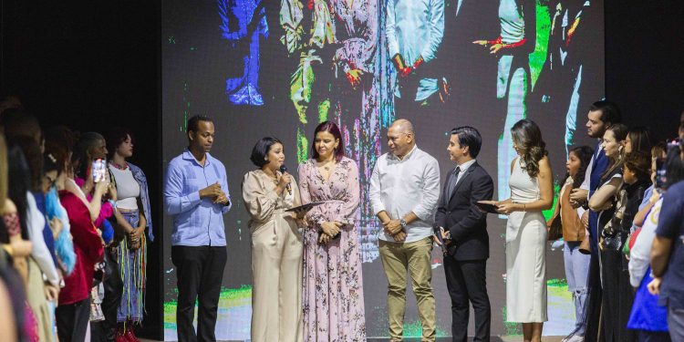 Ministerio Público, Voluntariado Banreservas y DGSPC promueven inclusión en desfile de moda RD Fashion Week 2023