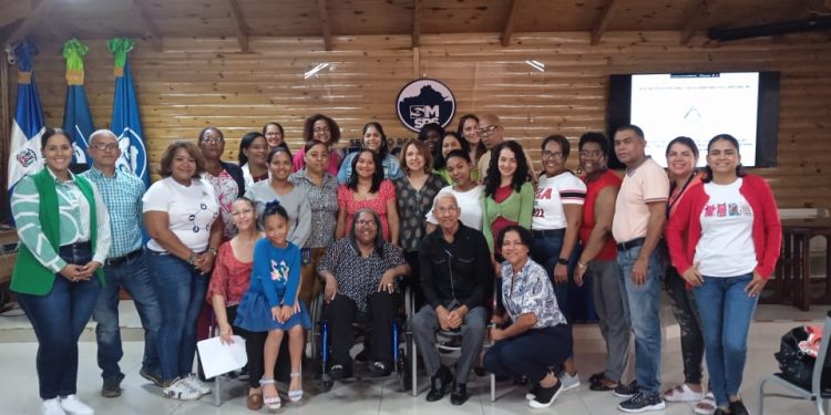 Personas con discapacidad piden a periodistas apoyarlos en lucha por sus derechos