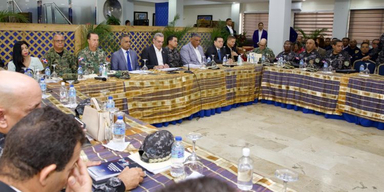 Presidente Abinader encabeza reunión de seguimiento al Plan de Seguridad Ciudadana