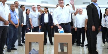 Abinader destaca participación de perremeístas en primarias