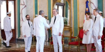Presidente Luis Abinader recibe cartas credenciales de seis nuevos embajadores