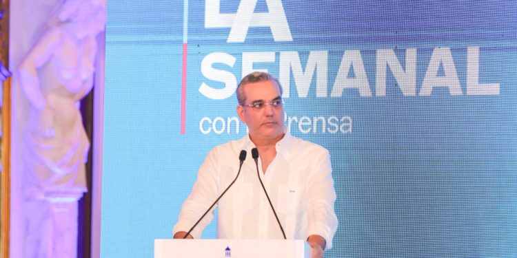 Presidente Abinader dice ya están disponibles RD 3,000 millones para mecanización mano de obra en sectores agrícola y construcción