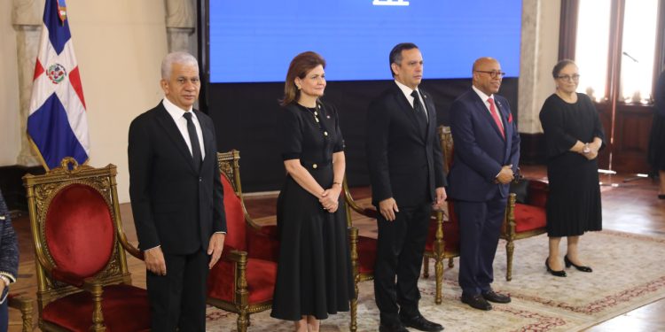 Vicepresidenta Raquel Peña juramenta los nuevos jueces del Tribunal Constitucional