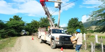 Edesur instala casi 500 nuevas luminarias tipo led en barrios y comunidades de San Juan