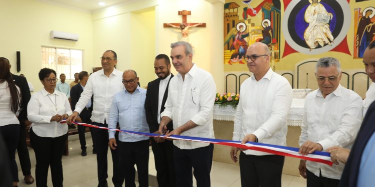 Presidente Abinader inaugura remozamiento de la Parroquia Santa María Madre de Dios