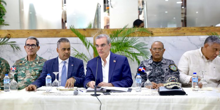 Presidente Abinader encabeza reunión de seguimiento al Plan de Seguridad Ciudadana