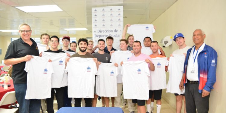 Ministerio de Deportes recibe primeros estudiantes de 2024 del programa “Exploradores del Deporte”