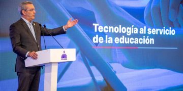 Gobierno implementa tecnología aplicada en educación básica para avanzar en ciencias, matemáticas y artes