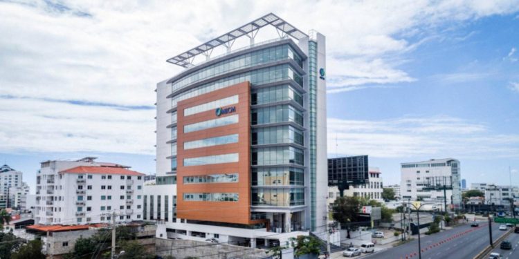 Gobierno mantiene sin variación precio de los combustibles