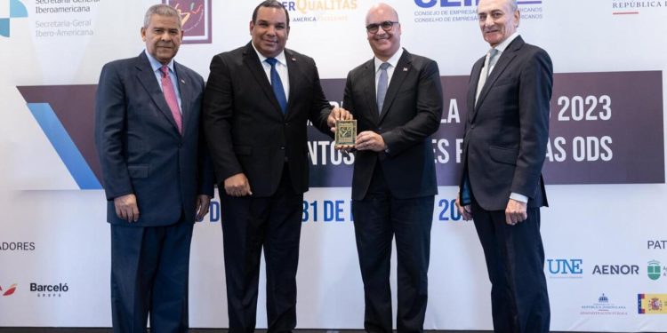 Comisión Nacional de Energía recibe reconocimiento en el Premio Iberoamericano a la Calidad 2023