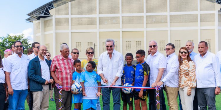 Presidente Abinader inaugura remodelación del campus de fútbol Leonel Plácido en Puerto Plata
