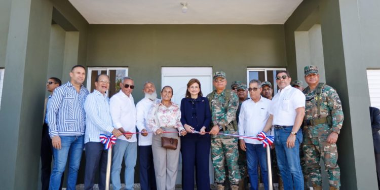 Vicepresidenta Raquel Peña inaugura destacamento militar y supervisa reconstrucción de factoría federación agraria en Yuna