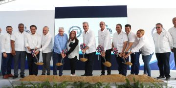 Presidente Abinader deja inaugurada en Santiago rehabilitación de carretera Navarrete-Montecristi, entrega 300 apartamentos e inicia trabajos sistema de abastecimiento de agua potable