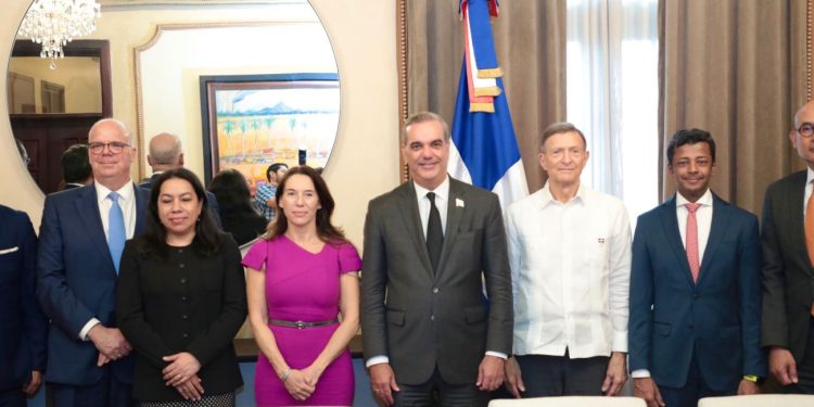 Presidente Abinader recibe visita embajadores de diferentes países acreditados ante la Organización de las Naciones Unidas (ONU)