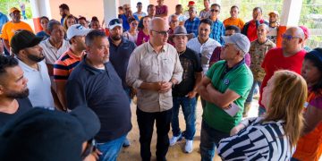 Ministro Igor Rodríguez visita 5 provincias en alerta roja; entrega ayudas a familias afectadas por las lluvias