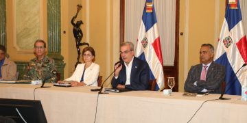 Presidente Abinader convoca reunión de emergencia para conocer detalles sobre situación pluvial del país por vaguadas