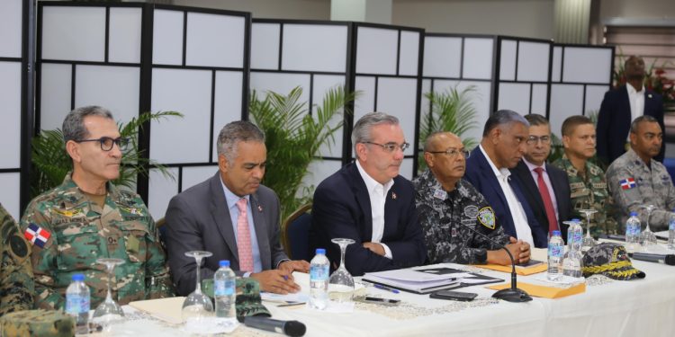 Presidente Abinader encabeza reunión de seguimiento al Plan de Seguridad Ciudadana