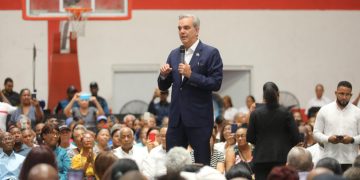 Presidente Abinader anunció que en los próximos cuatro años entregará anualmente 50,000 títulos de propiedad para beneficiar a familias de escasos recursos