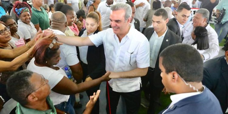 Presidente Abinader encabezará siete inauguraciones de obras y entregará nuevas viviendas este fin de semana, en el Gran Santo Domingo