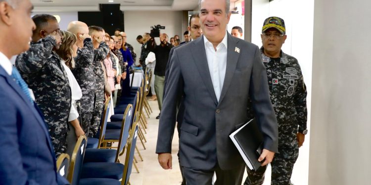 Presidente Abinader encabeza reunión de seguimiento al Plan de Seguridad Ciudadana