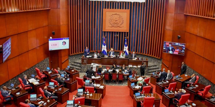 Senado aprueba en primera lectura proyecto de ley Código Penal y envía estudio a comisión especial