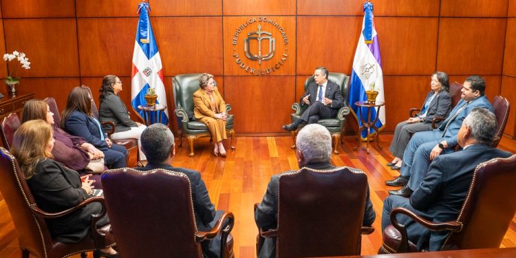 Delegación de jueces de Panamá conoce buenas prácticas del Poder Judicial dominicano en su sistema disciplinario