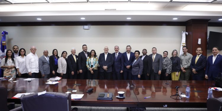 Mescyt continúa impulsando programas académicos de ciencias, tecnologías, ingenierías y matemáticas