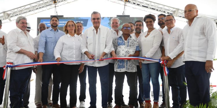 Presidente Abinader pone en servicio rehabilitado el canal de riego Nizao-Najayo con inversión de RD 230,000,000.00