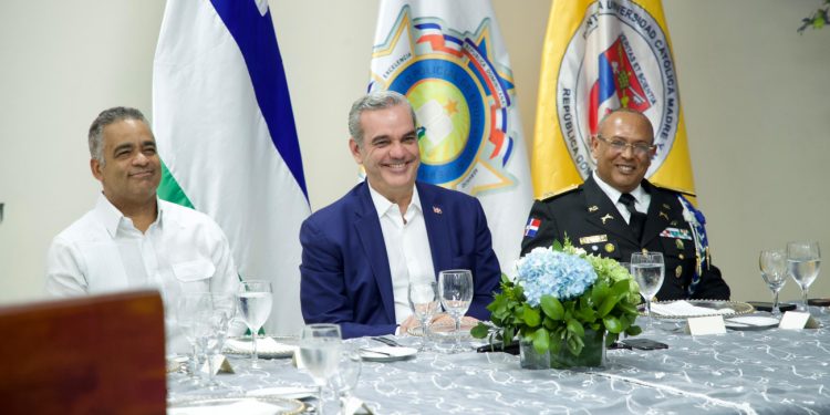 Presidente Abinader asegura transformación PN es una realidad imparable que la convertirá en la institución que necesita la sociedad dominicana