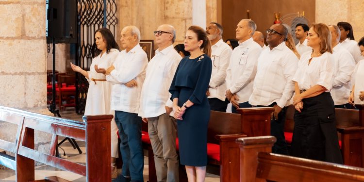 Carolina Mejía encabeza actos del 526 aniversario de la fundación de Santo Domingo