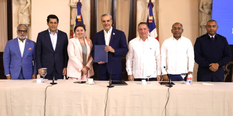 Presidente Abinader valora República Dominicana mantenga categoría 1 que otorga la FAA