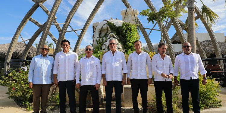 Presidente Abinader asiste a apertura oficial del parque acuático temático El Dorado Park, en la Ciudad Destino Cap Cana