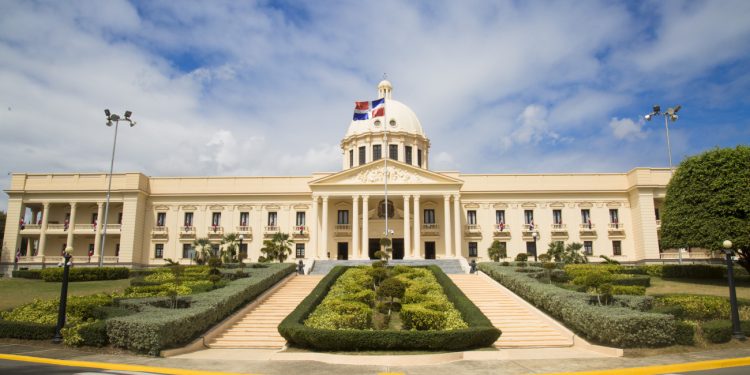 Gobierno explica alcance y beneficios del proyecto de modernización fiscal